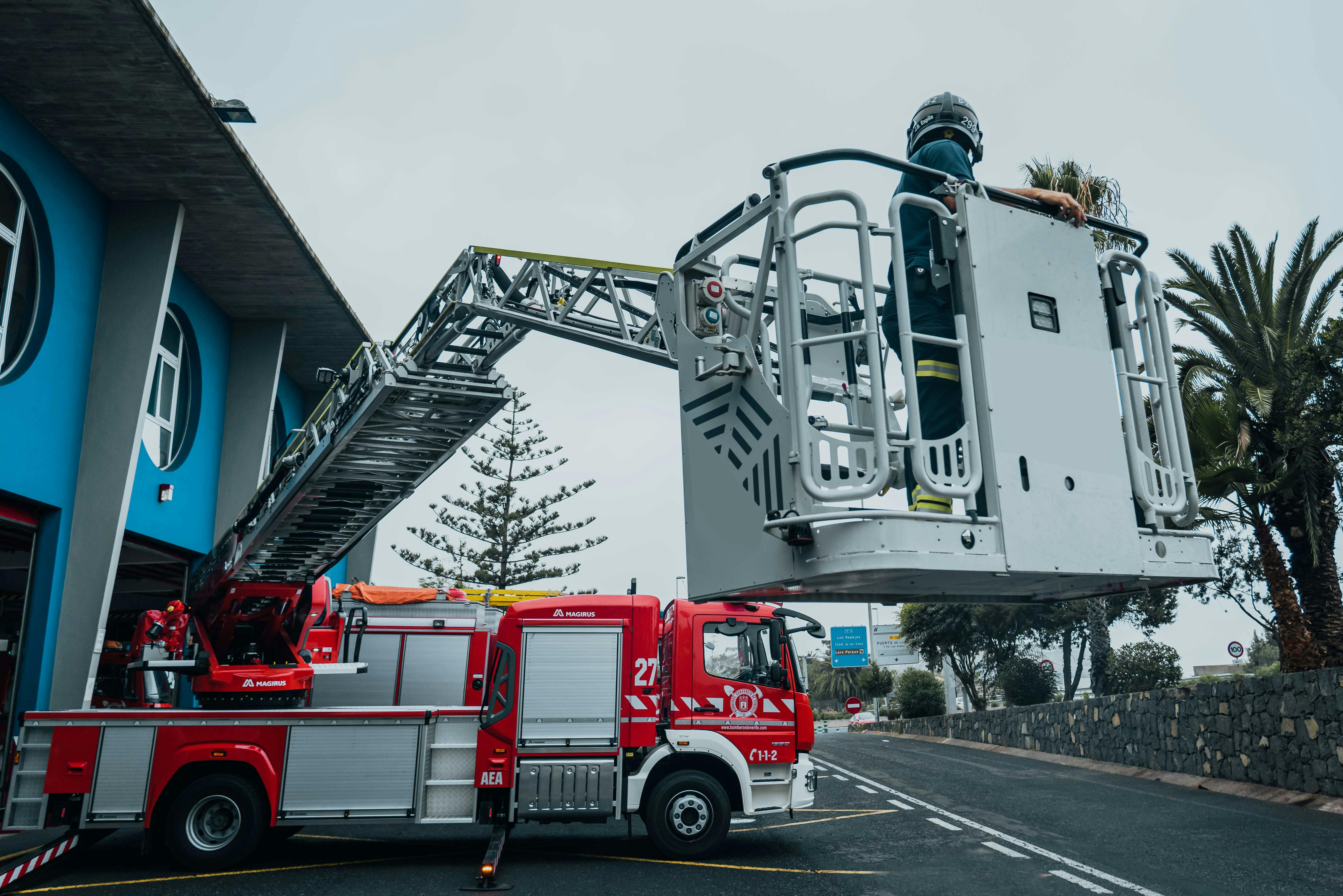 sepetli vinç kiralama, en iyi sepetli vinç firması, vinç kiralama 2025, profesyonel vinç hizmeti, yüksekte çalışma vinci, sepetli vinç fiyatları, vinç operatörü kiralama, güvenli vinç hizmeti, şehir bazlı vinç kiralama